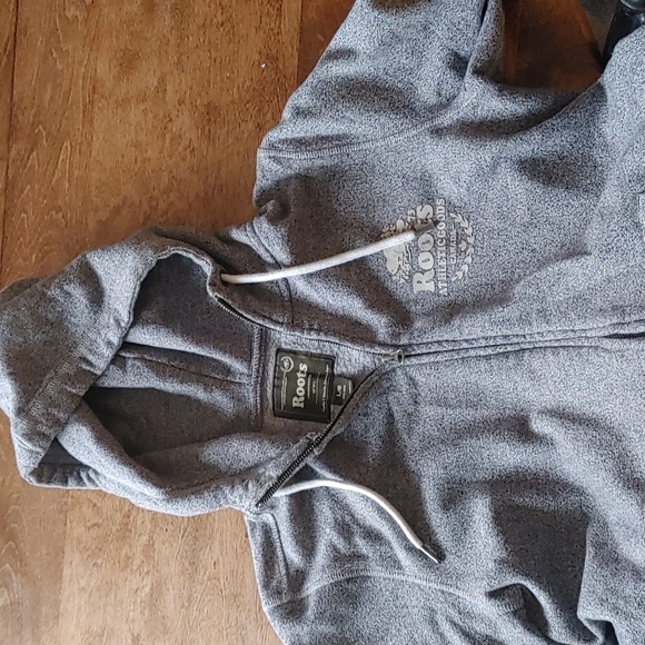 Roots Zip Up Sweater - Picture 1 of 3